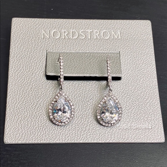 NWT Nordstrom crystal drop earrings - Picture 1 of 8